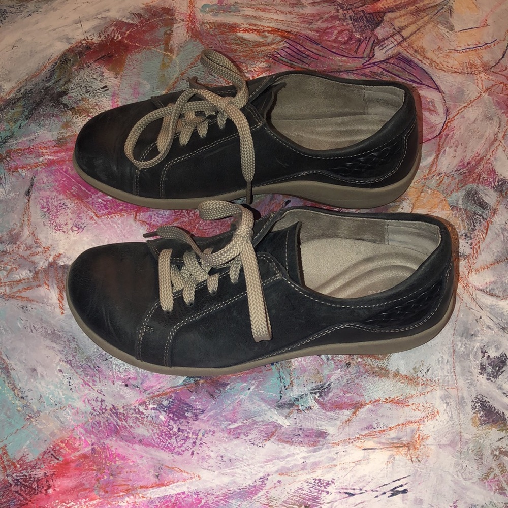 Aetrex Shoes - Picture 3 of 6